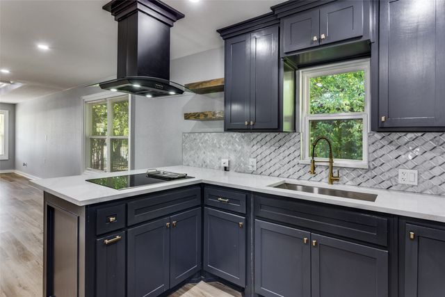 1423 E Davis Avenue, Fort Worth, TX 76104
