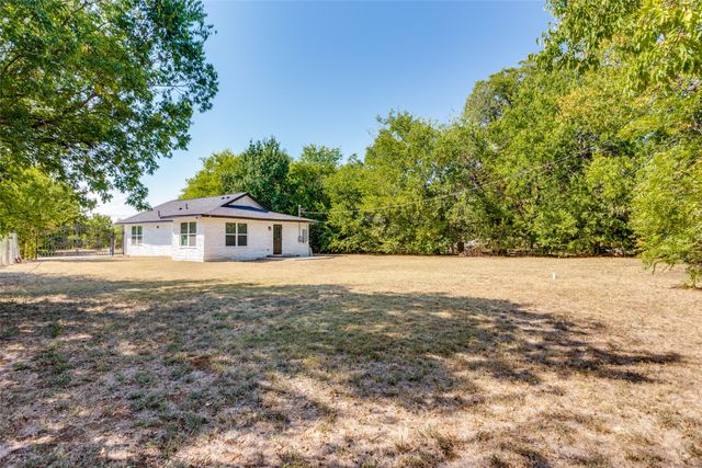 1423 E Davis Avenue, Fort Worth, TX 76104