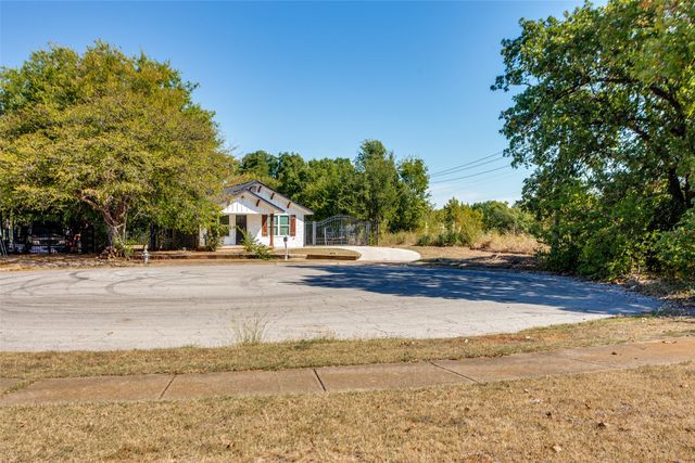 1423 E Davis Avenue, Fort Worth, TX 76104