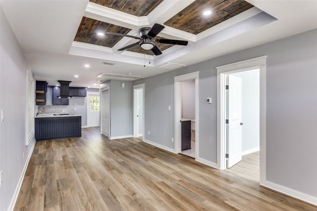 1423 E Davis Avenue, Fort Worth, TX 76104