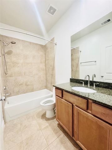 3846 Center Street, Houston, TX 77007