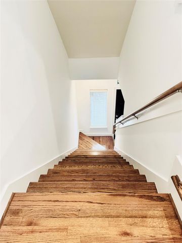 3846 Center Street, Houston, TX 77007