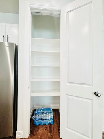 3846 Center Street, Houston, TX 77007