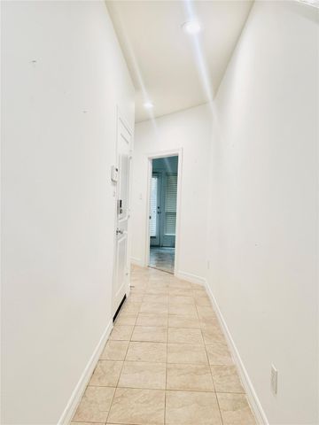 3846 Center Street, Houston, TX 77007