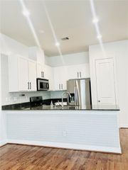 3846 Center Street, Houston, TX 77007