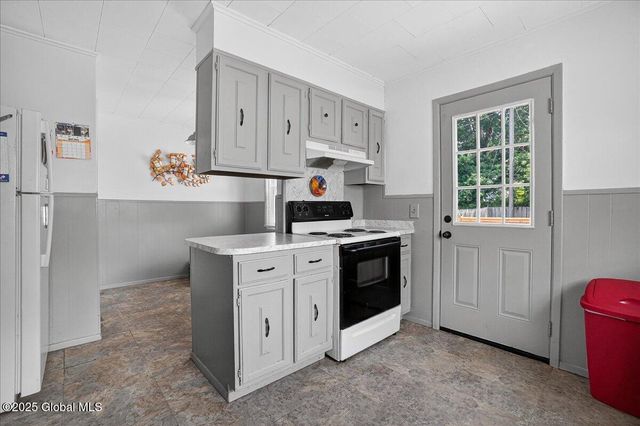 302 S William Street, Johnstown, NY 12095