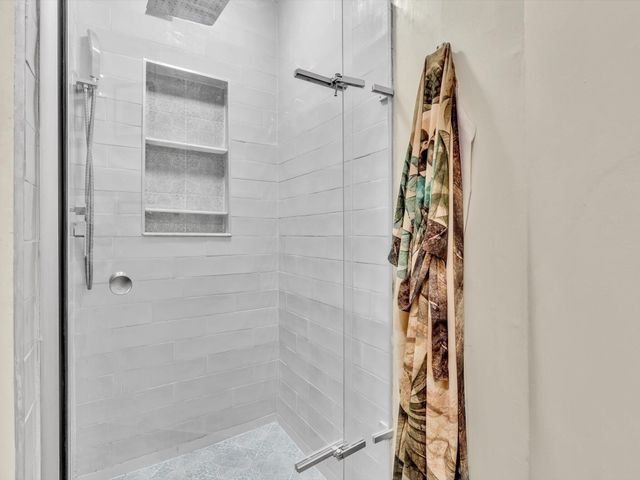 8 Hawthorne Lane, Boynton Beach, FL 33426