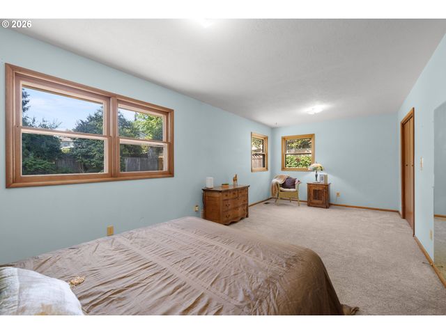 14220 Ne SAN RAFAEL St, Portland, OR 97230
