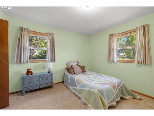 14220 Ne SAN RAFAEL St, Portland, OR 97230