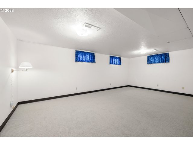 14220 Ne SAN RAFAEL St, Portland, OR 97230