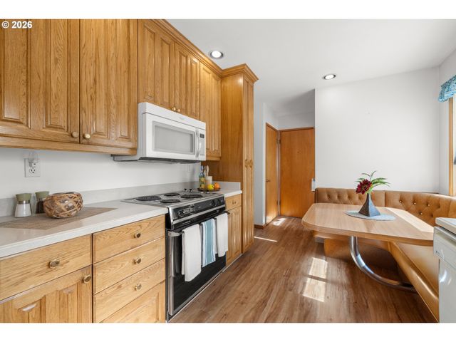 14220 Ne SAN RAFAEL St, Portland, OR 97230