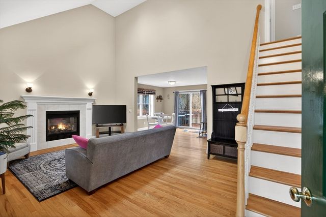 98 Sandwich Rd, Falmouth, MA 02536