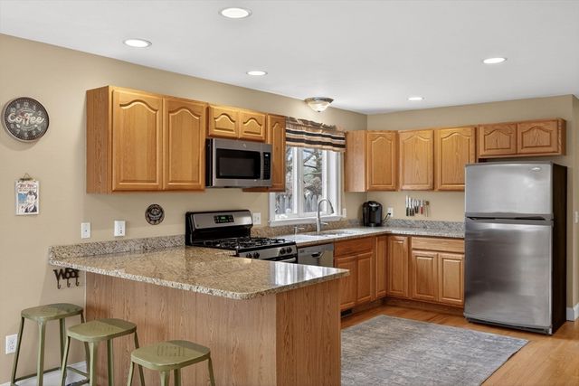 98 Sandwich Rd, Falmouth, MA 02536