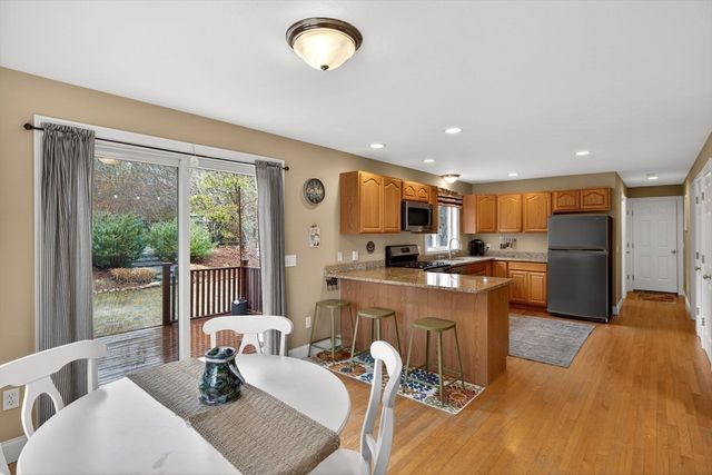 98 Sandwich Rd, Falmouth, MA 02536