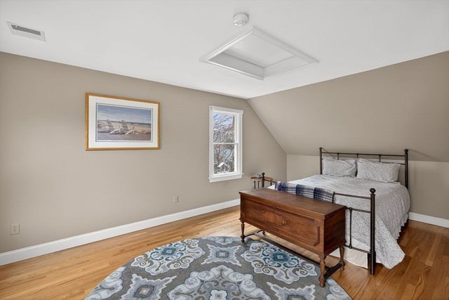 98 Sandwich Rd, Falmouth, MA 02536