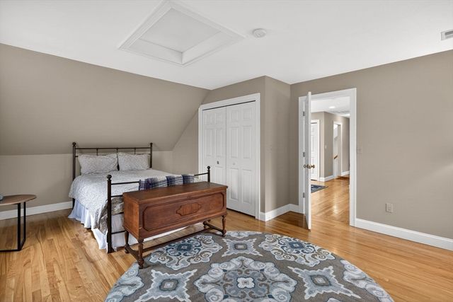 98 Sandwich Rd, Falmouth, MA 02536