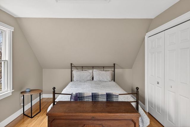 98 Sandwich Rd, Falmouth, MA 02536