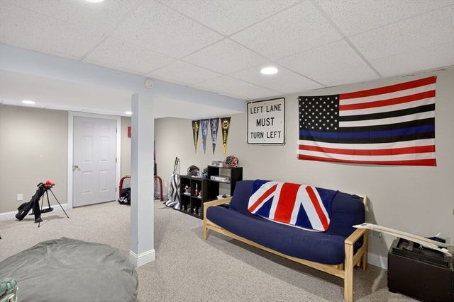 98 Sandwich Rd, Falmouth, MA 02536