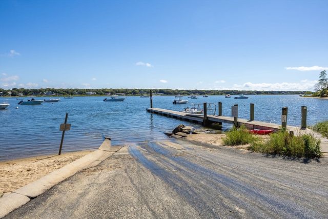 98 Sandwich Rd, Falmouth, MA 02536