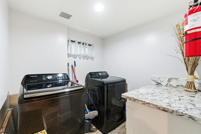 1044 K Street, Reedley, CA 93654