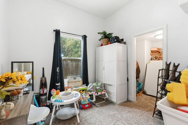 1044 K Street, Reedley, CA 93654