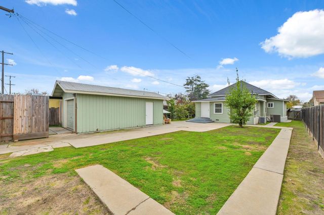 1044 K Street, Reedley, CA 93654