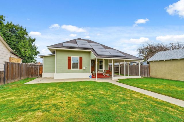 1044 K Street, Reedley, CA 93654