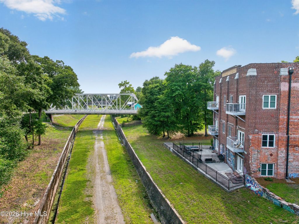 614 Peacock Lane Apt 1, Wilmington, NC 28401