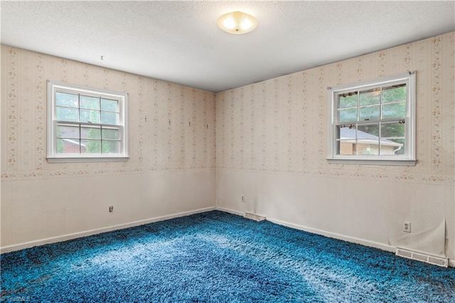 5220 Ashlyn Drive, Winston-salem, NC 27106