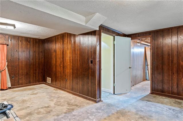 5220 Ashlyn Drive, Winston-salem, NC 27106