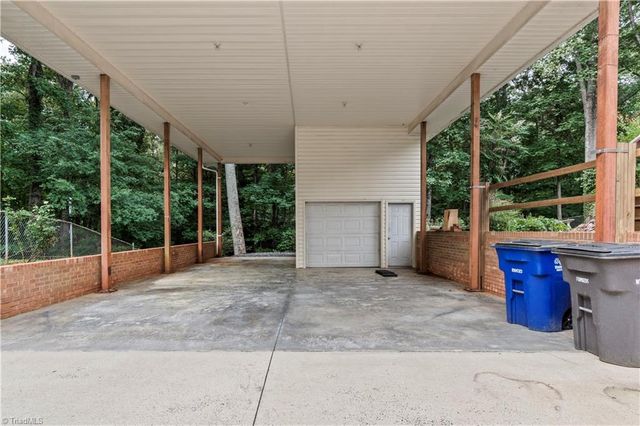 5220 Ashlyn Drive, Winston-salem, NC 27106