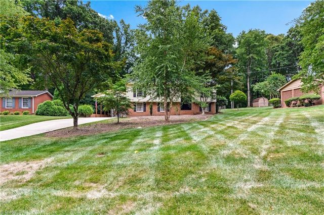 5220 Ashlyn Drive, Winston-salem, NC 27106