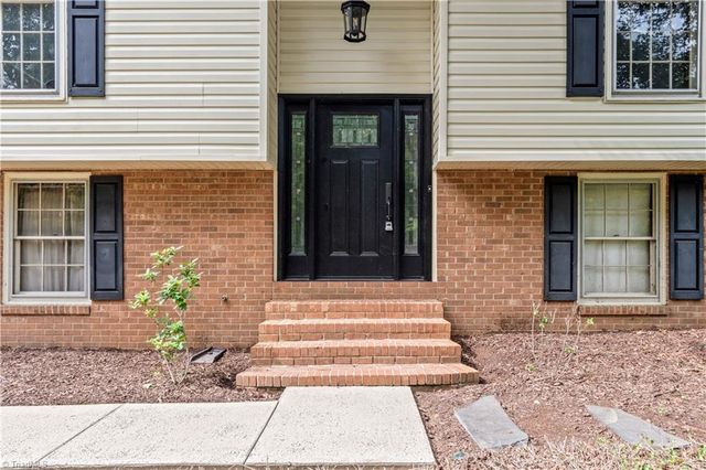 5220 Ashlyn Drive, Winston-salem, NC 27106