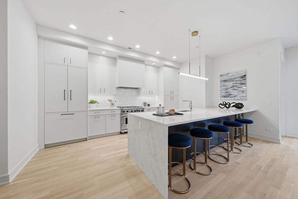 2481 N Milwaukee Avenue 202, Chicago, IL 60647 — photo 3