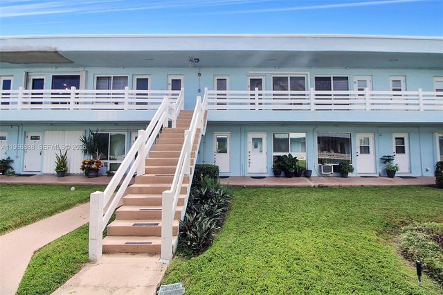 2700 NE 135th Street 12, North Miami, FL 33181