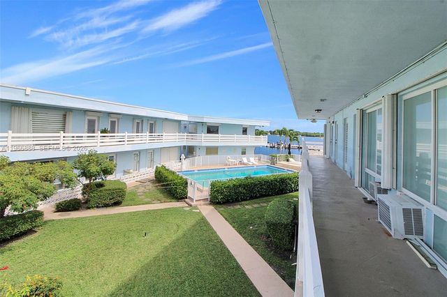 2700 NE 135th Street 12, North Miami, FL 33181