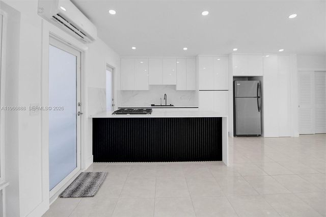 2700 NE 135th Street 12, North Miami, FL 33181