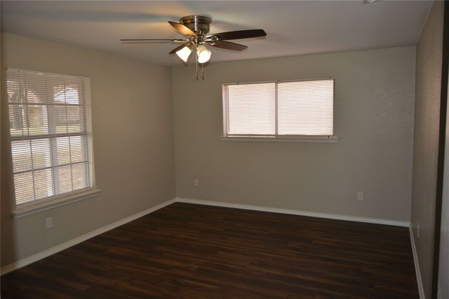 4611 Rockland Drive, Arlington, TX 76016