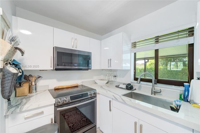 10350 SW 4th St 0, Sweetwater, FL 33174