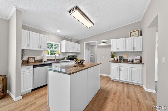 30 Dove Court, Winfield, MO 63389
