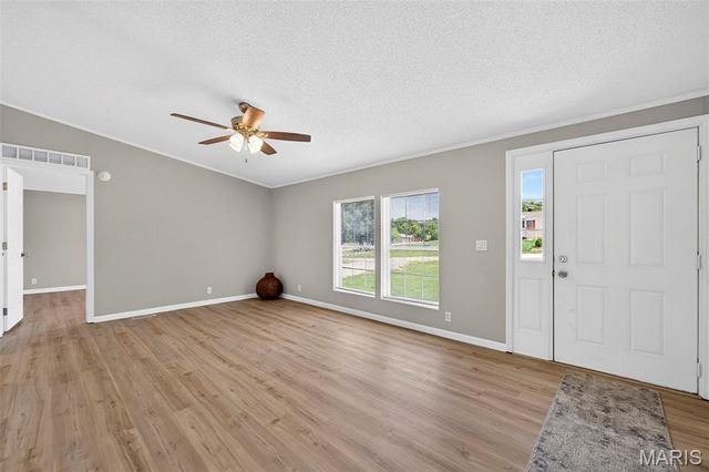 30 Dove Court, Winfield, MO 63389
