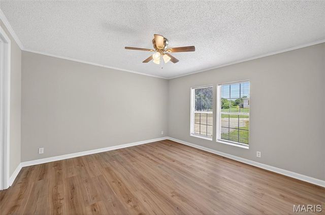 30 Dove Court, Winfield, MO 63389