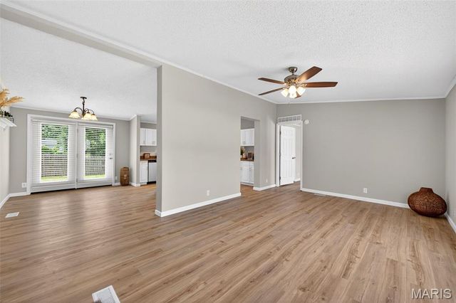 30 Dove Court, Winfield, MO 63389