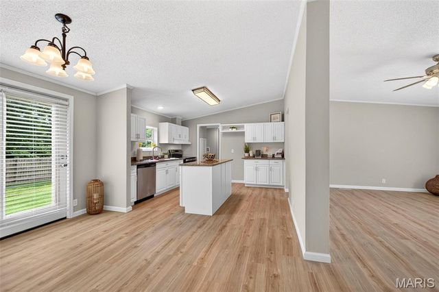 30 Dove Court, Winfield, MO 63389
