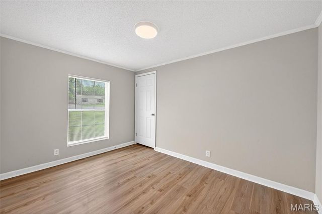 30 Dove Court, Winfield, MO 63389