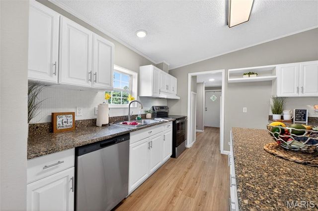 30 Dove Court, Winfield, MO 63389