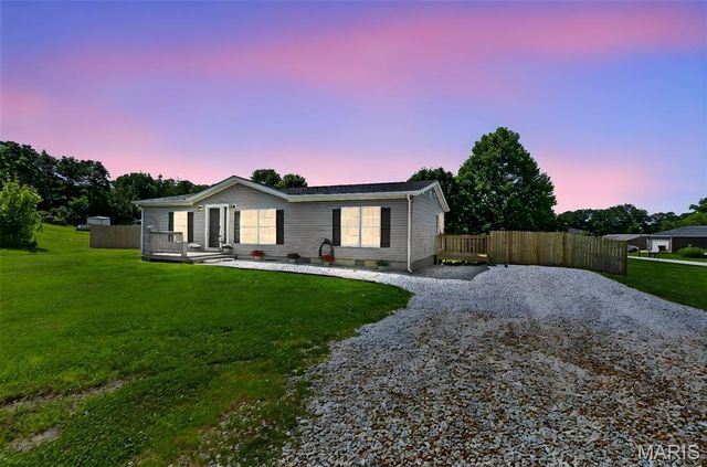 30 Dove Court, Winfield, MO 63389