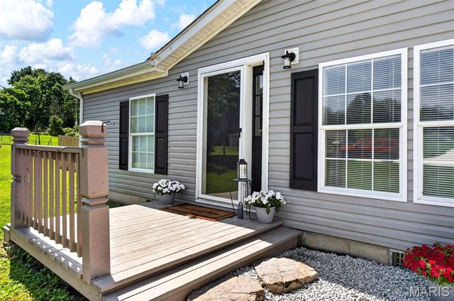30 Dove Court, Winfield, MO 63389