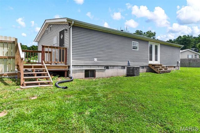 30 Dove Court, Winfield, MO 63389