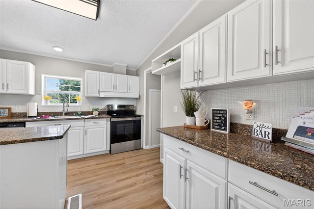30 Dove Court, Winfield, MO 63389